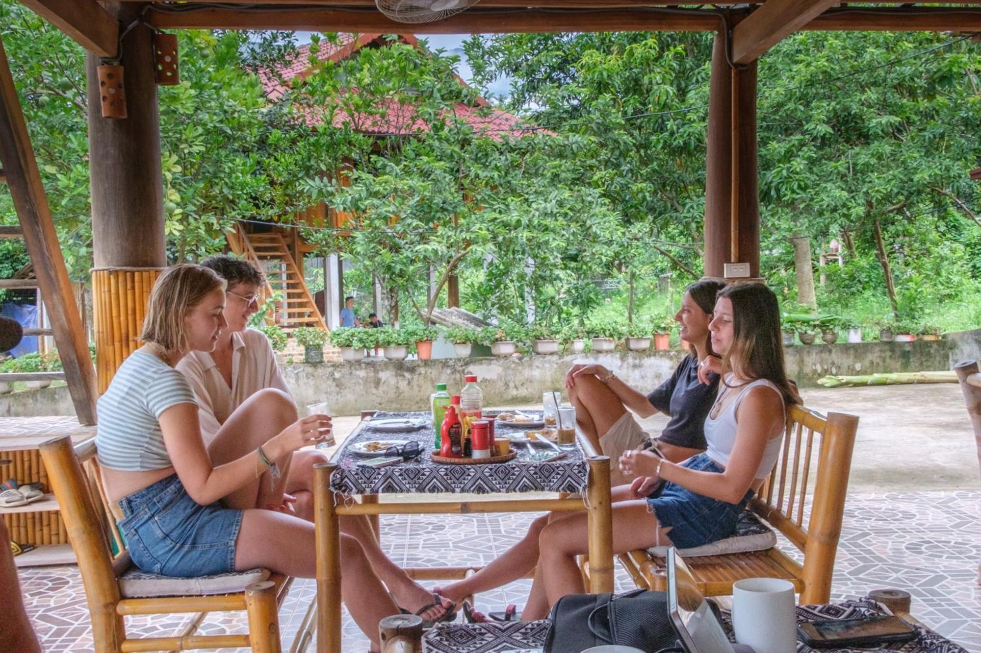 Nha Tan - Mai Chau Homestay And Tours Exterior photo